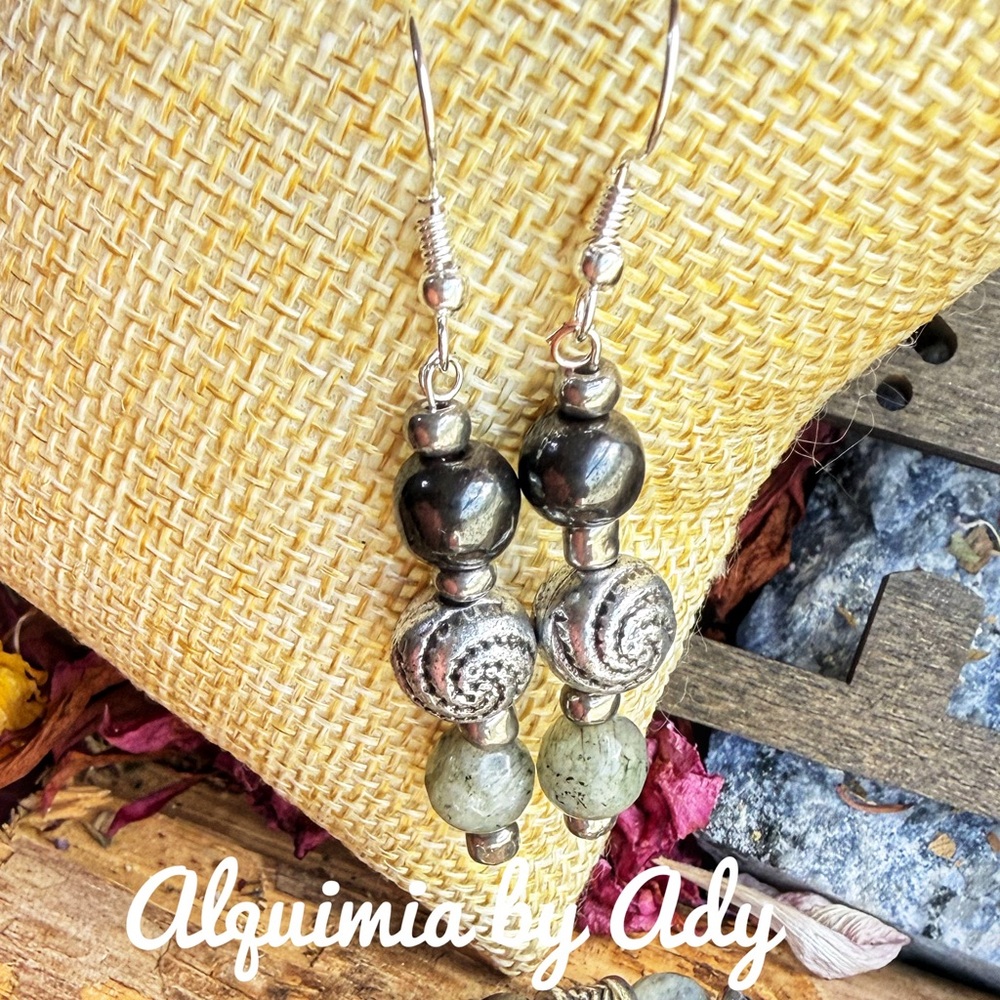 Alquimia Black and Silver Artisan Earrings